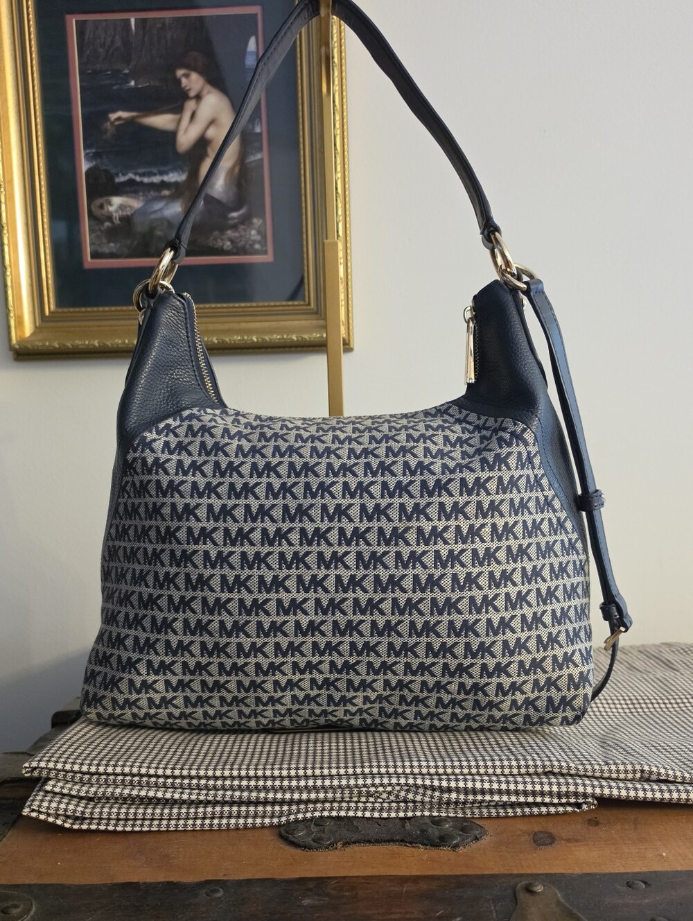 Michael Kors Aria Large Signature Logo Shoulder Bag - Navy / Ivory Multi - Picture 12 of 12